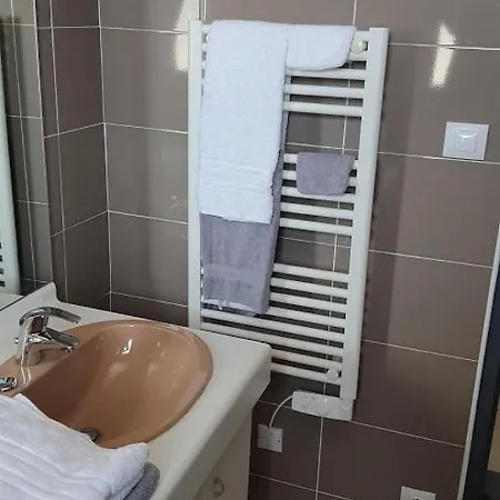 Confort Au Milieu De La Margeride Apartmán *